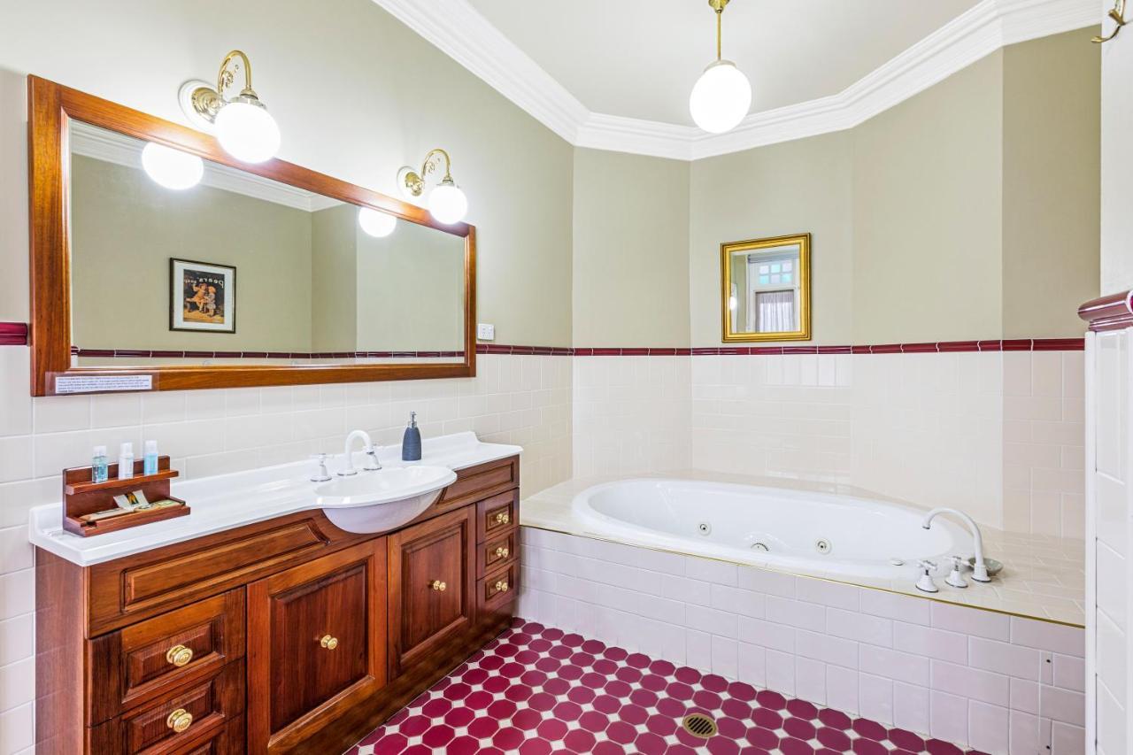 לאורה Bethany Manor B&B, Call Us For Cheapest Rates מראה חיצוני תמונה
