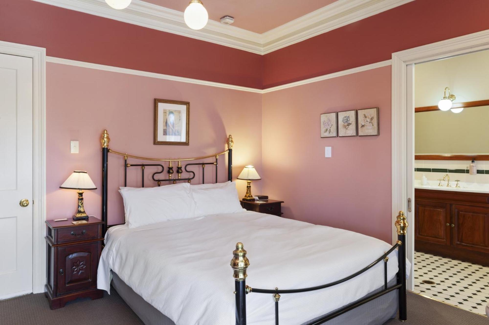 לאורה Bethany Manor B&B, Call Us For Cheapest Rates מראה חיצוני תמונה